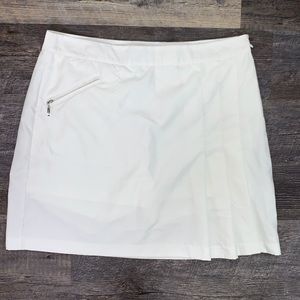 Izod white tennis / golf skirt